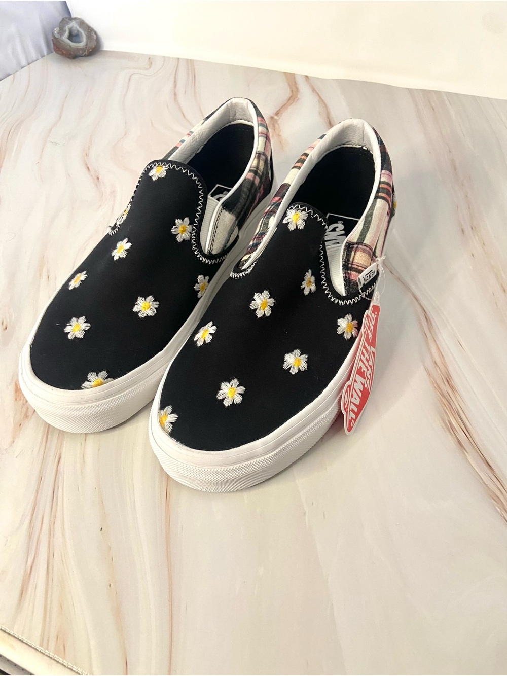 Vans Slip-On Sneakers with Daisy Embroidery - Picture 2 of 5
